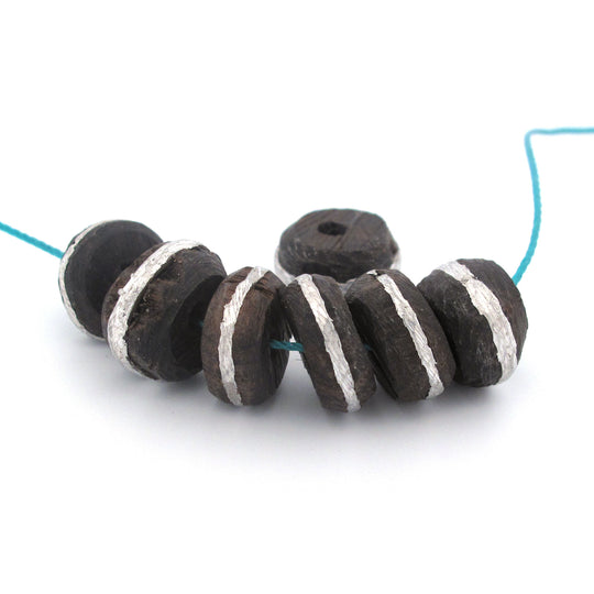 Mali prayer bead disks with silver metal inlaid stripe, average 12mm. Pkg 25. b7-wo356