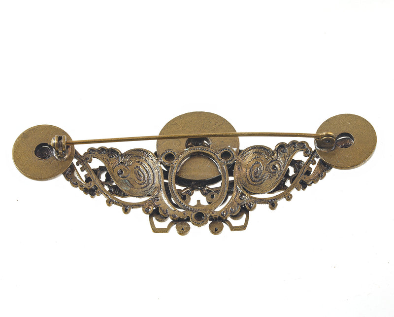 Art Nouveau/Late Victorian brass brooch with womans head.  j-pnvc995