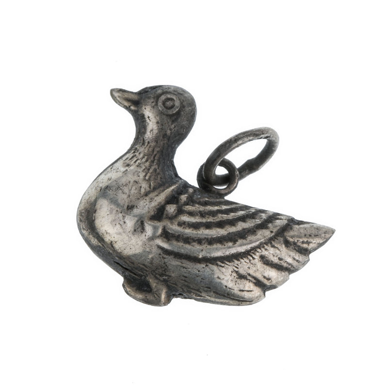 Little sterling silver duck, in the style of antique Ming pendants. 18x14x6mm. Pkg of 1.