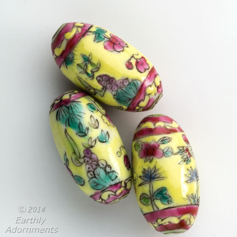 Vintage Chinese hand-painted oval porcelain beads 25x14mm. 2 pcs.