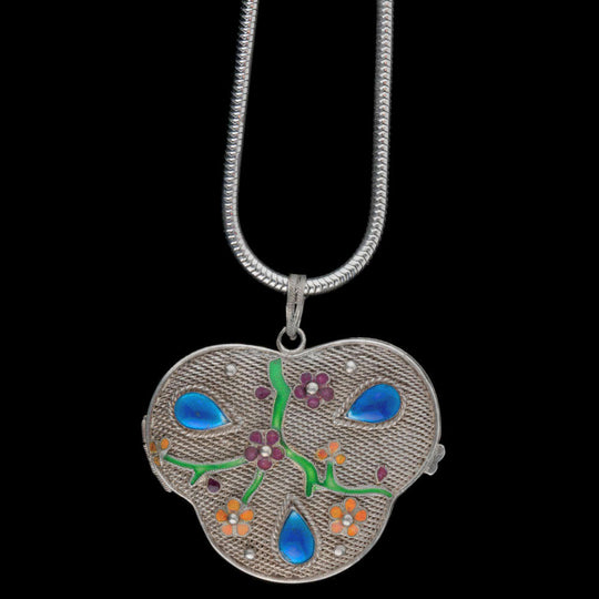 Vintage sterling silver Chinese export filigree and enamel locket and chain. pdvs565cs