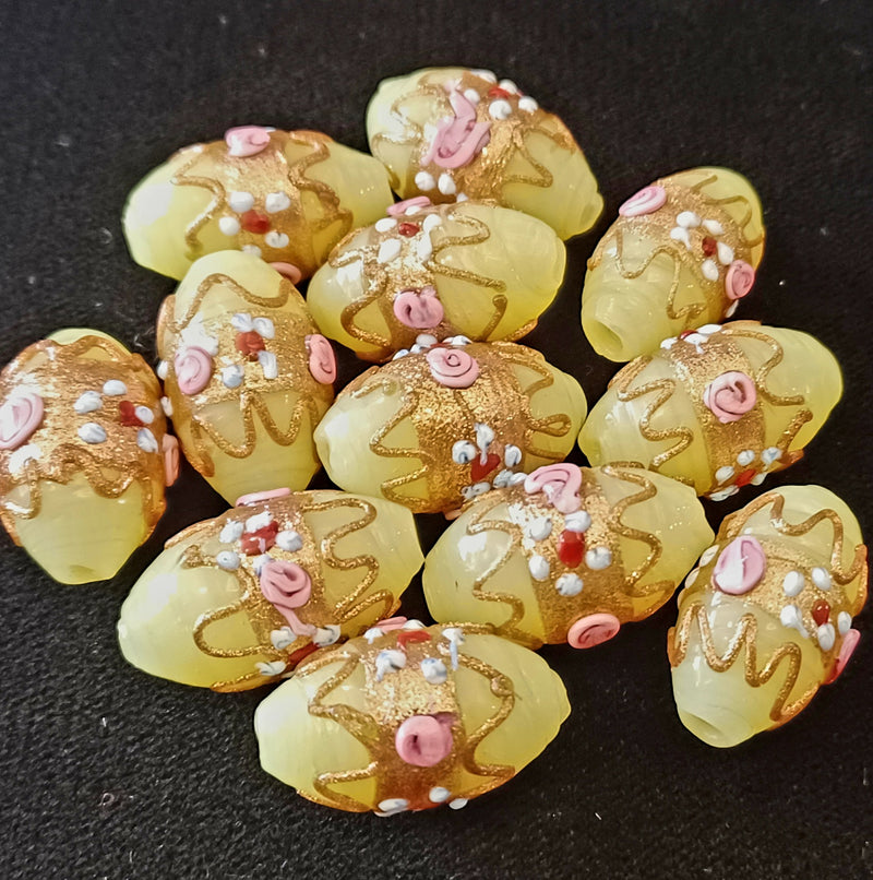 Light Yellow Fiorato Wedding Cake Beads, oval. 23x15mm. 1950s. 1 pc. b1-2089