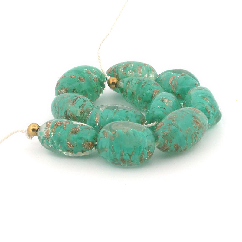 Vintage green and aventurine sommerso glass beads from Murano. 11 beads. Str 1. b11-gr-2073
