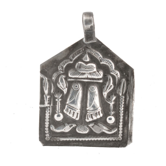 Antique Vintage coin silver Hindu amulet pendant depicting Vishnu's footprints. b18-0615cs