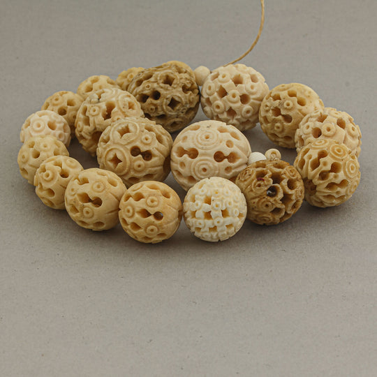 Vintage & Antique Chinese carved bone beads, 8" strand, 8-16mm.  b3-bo206