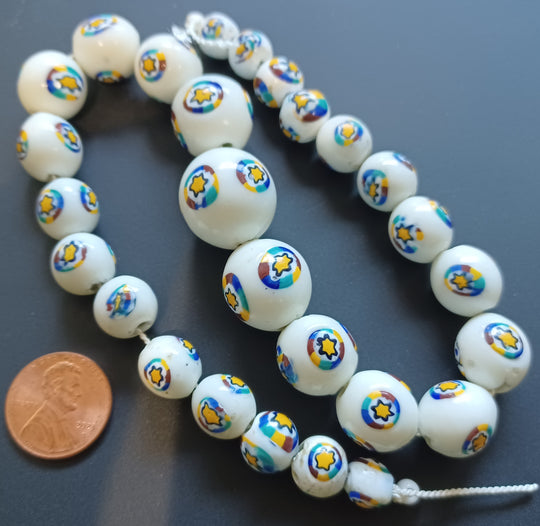Vintage Japanese graduated white millefiori glass 13" bead strand. B11-BW-2134
