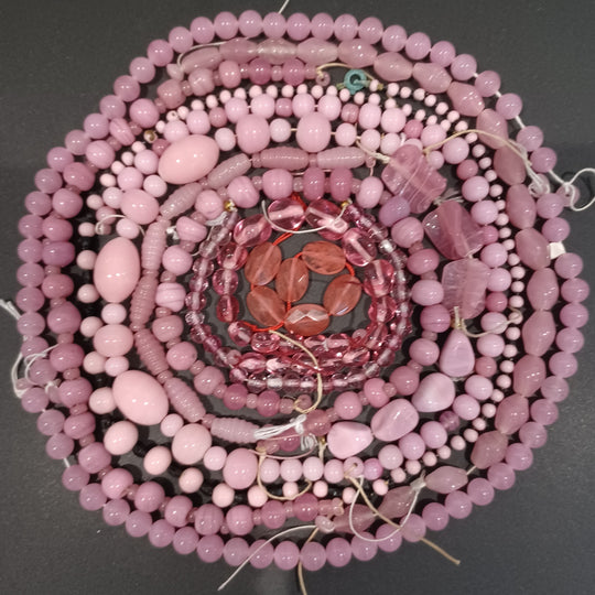 Vintage glass bead mix from Czechoslovakia & Japan in array of pinks. 902oz. b11-mx08