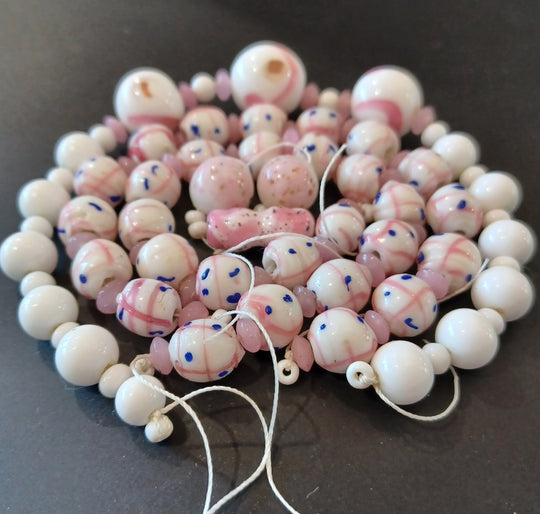 Vintage Venetian and Japanese lampwork glass bead mix. B11-mx21