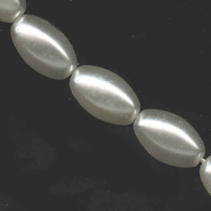 Large Creamy White, Oat-Shaped Glass Pearl, Japanese. 18x11mm, Pkg 4. b11-pr-0132