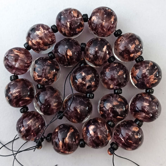Venetian Murano Sommerso Aventurina lampwork beads. 1950s. 14-15mm. Strand of 10. b1-3028