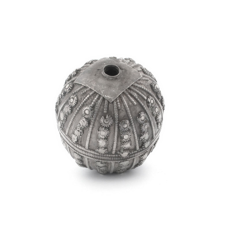 Antique silver Yemeni wedding bead. 39mm x 34.5 mm. b18-684cs