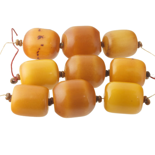 Cylindrical Phenolic resin, African trade. 25-31mm x 20-27mm. 1 str=3beads.  b4-amb117