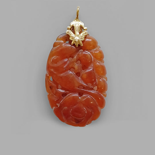 Finely carved and pierced carnelian agate pendant. China.1930s. B4-car434