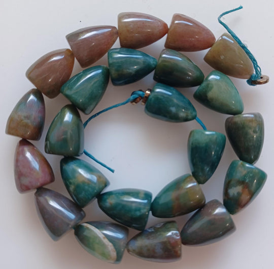 Vintage Natural Bloodstone Jasper bullet shaped beads, 12 inch strand. b4-jas295