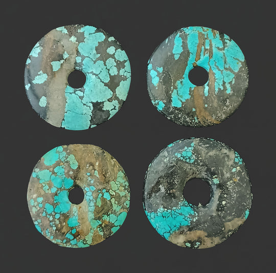 4 vintage natural Hubei Turquoise donut pi beads. 27-30mm. 24gr.  b4-tur508