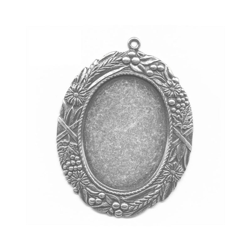 Oval frame pendant, silver plated, solid back, cabochon setting. 30mmx22mm b9-0596-2s