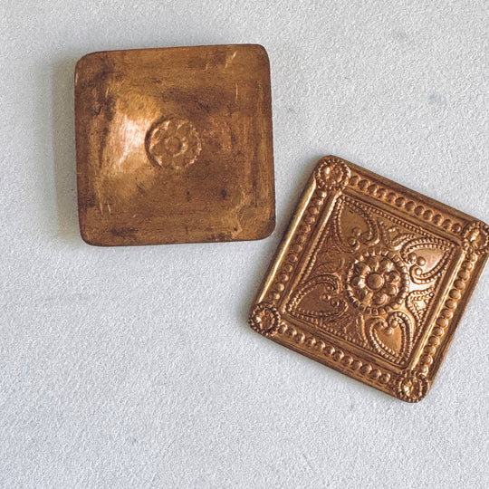 b9-0747-Copper over brass stamped dapped square with Victorian ornamental decor. Pkg. of 2. b9-0747(e)