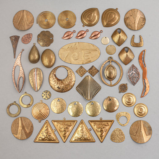 Vintage  brass and copper stampings & components mix. B9-mx4