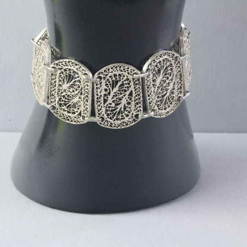Vintage hand made sterling silver fine filigree panel bracelet.  brvs996
