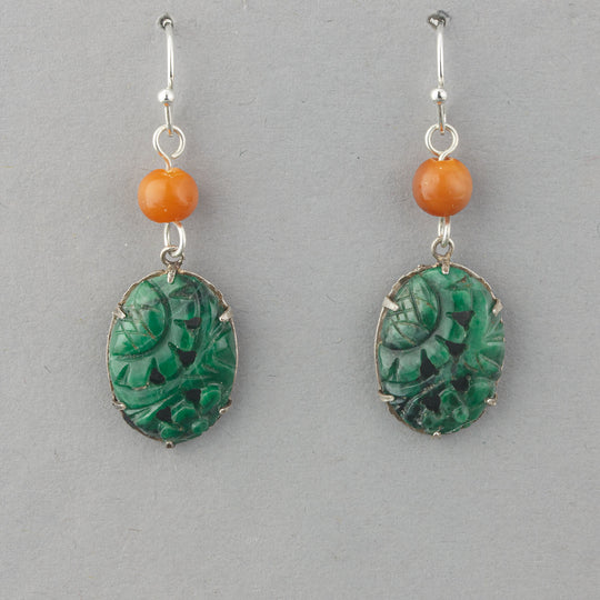 Vintage carved Malachite and Amber bead earrings. Sterling silver earwires. j-ergm004