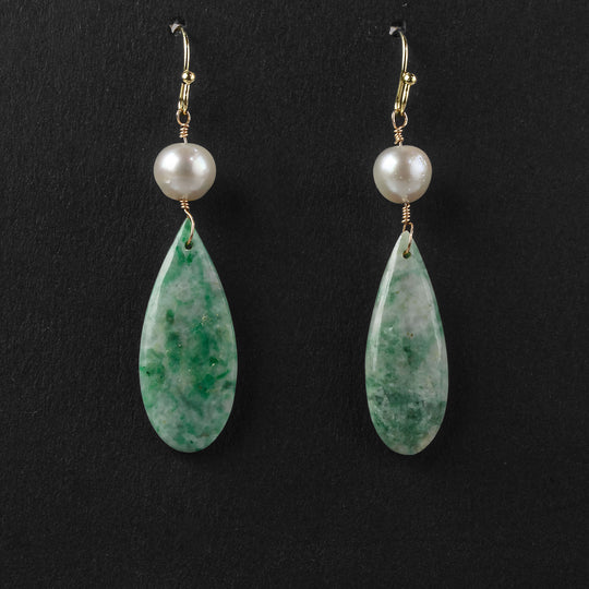 Vintage green Jadeite and akoya pearl earrings. erja875