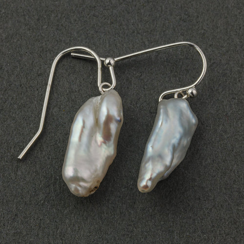 Japanese Lake Biwa freeform baroque pearl earrings with sterling silver wire. eror511