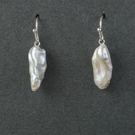 Japanese Lake Biwa freeform baroque pearl earrings with sterling silver wire. eror511