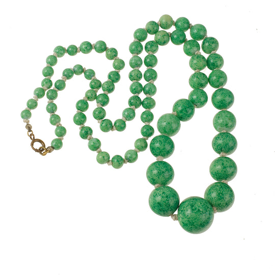 Mottled Green "Peking Glass" crumb bead necklace, 1920s.  nlbd2202