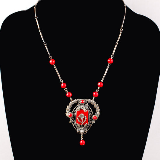 Vintage Art Deco red glass and silver metal flapper length lavaliere necklace. nlbg2109