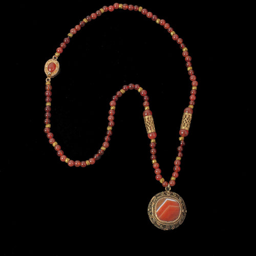 Antique Chinese Sardonyx and silver pendant necklace with carnelian beads. j-nlgm002