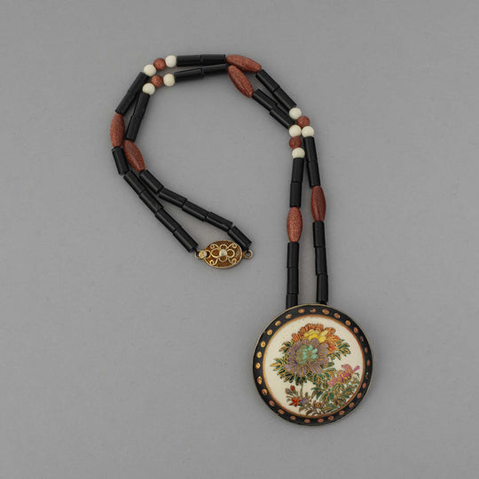 Antique Japanese Satsuma hand painted ceramic pendant necklace black onyx and goldstone beads. nlor852