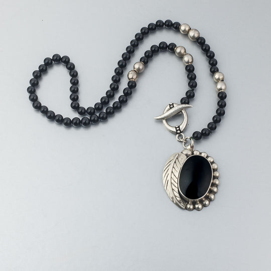 Vintage Mexican silver and black onyx pendant necklace. nlvs753