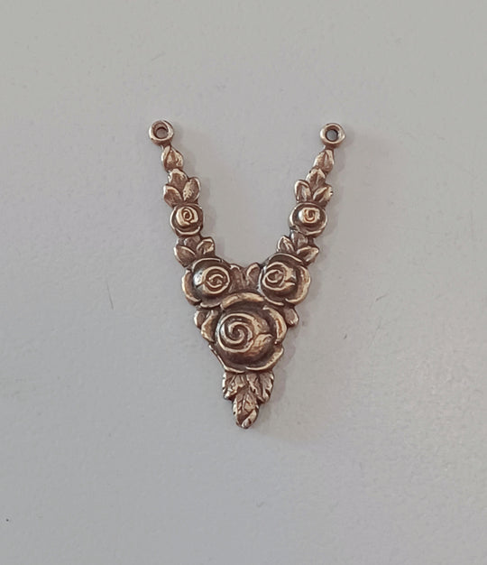 Vintage cast brass V-shaped 2-ring connector, 30x15mm. Pkg1.  b9-0994-2