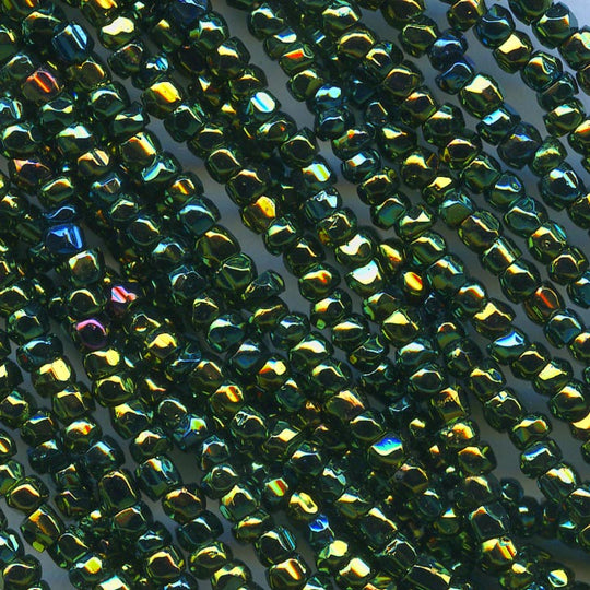 b17-114-vintage Czech tri cut green iris size 9° 36 gram hank