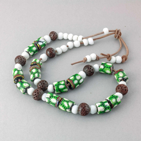 Venetian millefiori, African trade, carved wood 9-16mm. 13 Pcs. b1-2054