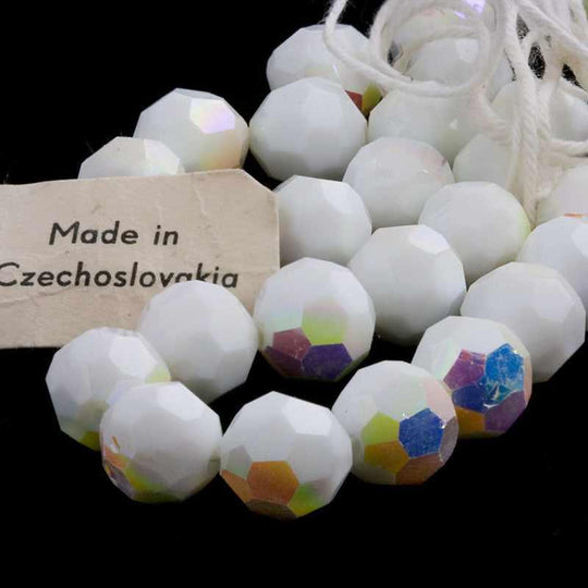 Vintage 1960s tin cut chalk-white rounds with partial AB finish 10mm Package of 10. b11-bw-1092(e)