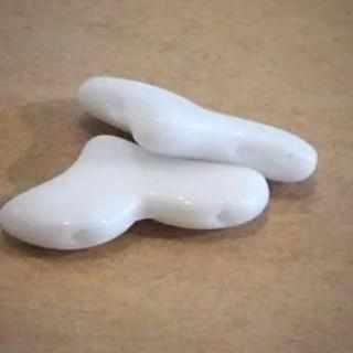 Vintage West German white glass 2 hole heart shaped beads. 18 x 11 mm. Pkg. of 10 B11-bw-2051