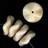 vintage beige and white interlocking ruffle beads. 13mm. Pkg of 20