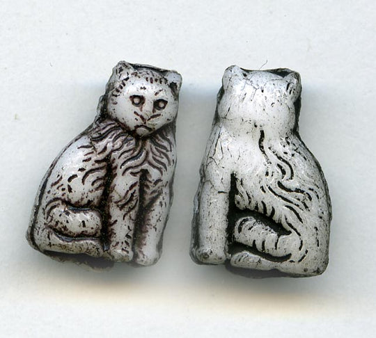 Vintage Austrian molded glass cat beads 15x10mm pkg of 4. b11-bw-0931(e)