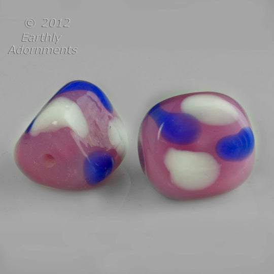 Vintage Cherry brand rose, white and blue triangular nuggets.17mm x 16mm. Pkg. of 4.B11-PP-1202