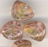 13 x 14mm sea shell with groove design. 13x14mm. Pkg of 4