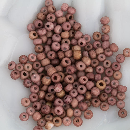 b17-086-Vintage Japanese mottled rosy terracotta size 6/0. 10-gr bag