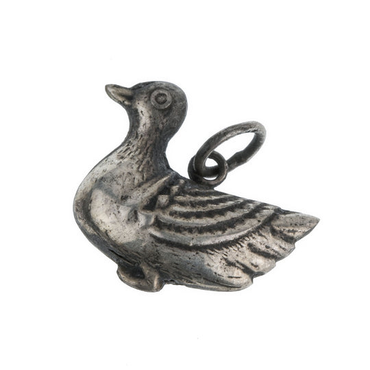 Little sterling silver duck, in the style of antique Ming pendants. 18x14x6mm. Pkg of 1. b18-0101