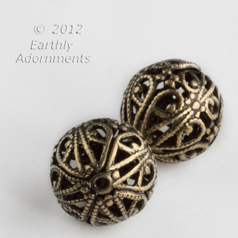 Oxidized brass round filigree bead. 14mm. Package of 4. b18-506(e)