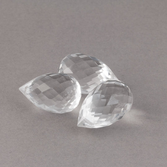 28x18mm faceted genuine clear quartz crystal faceted teardrop pendant, Pkg of 1. b4-qua370sbk