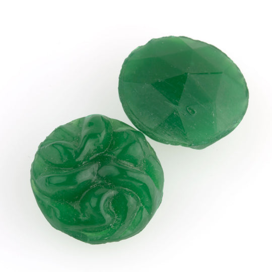 Ruffled or Faceted Round Cabochon, green glass. 15mm. Pkg of 2. b5-425