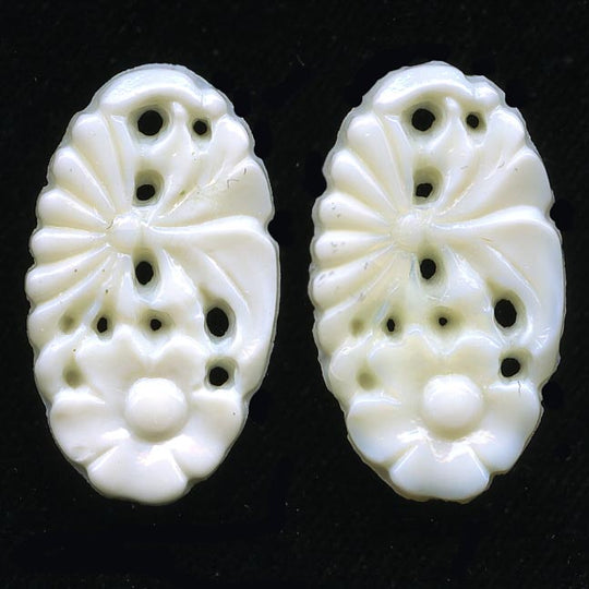Pierced Floral Cabochon/Pendant,  oval white glass. 21x12mm. Pkg of 2. b5-571