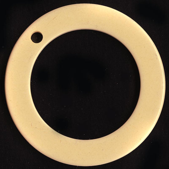 Vintage butterscotch bakelite ring pendants, 35mm, pkg of 2. b6-160(e)