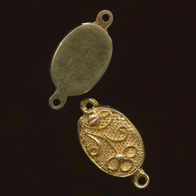 Vintage gold plated filigree single strand box clasp. 13x10mm. 