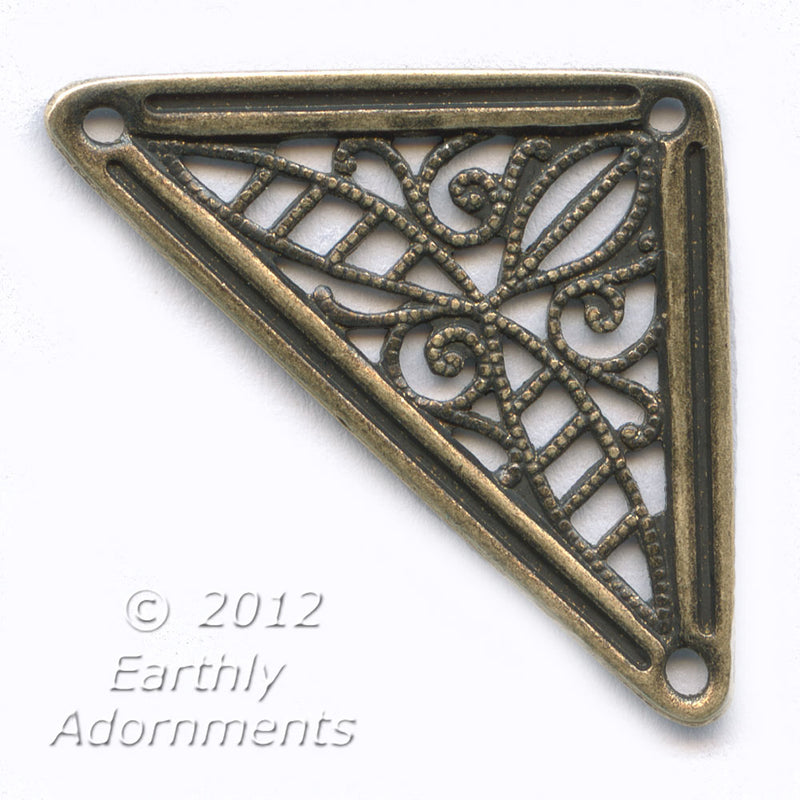 Brass filigree triangle. Pkg. of 1.